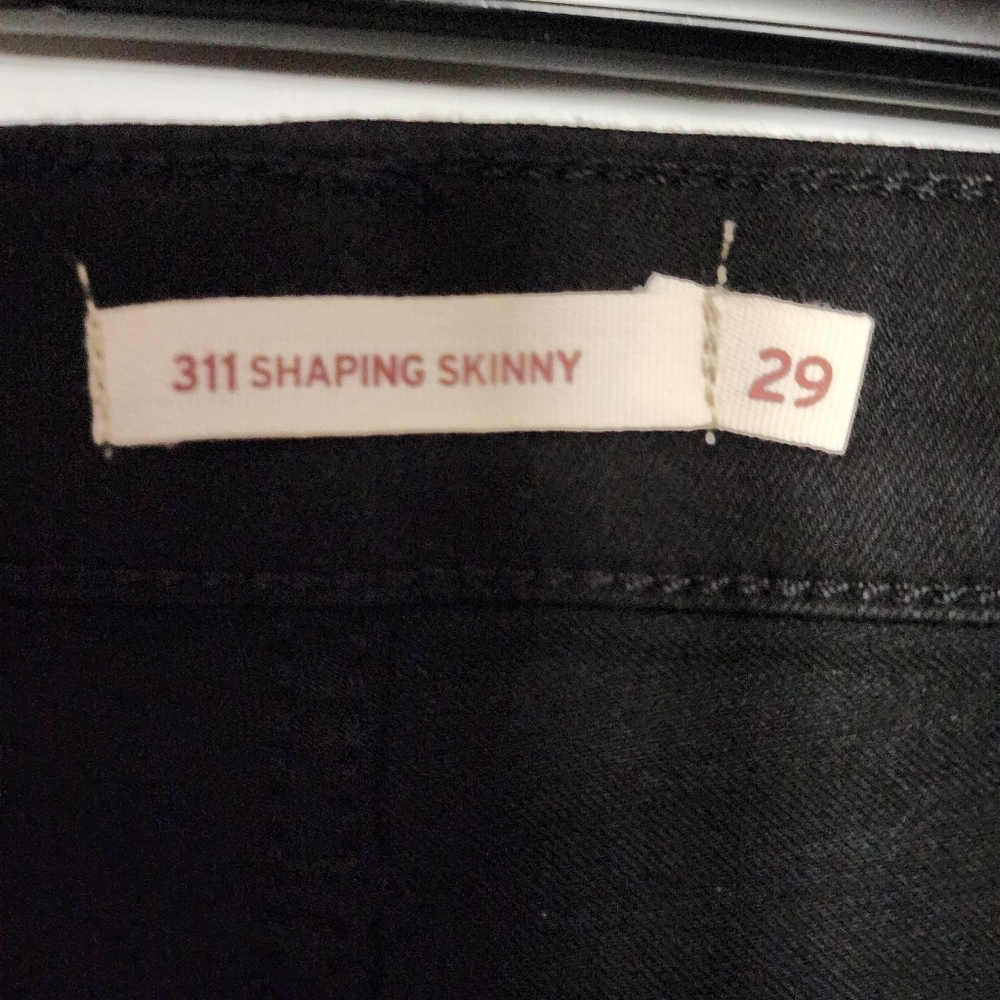 Levi's Women's 311 Shaping Skinny Black Jeans Size 8 Long - Picture 4 of 5